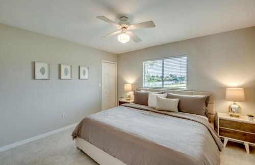 Pelican Villa | Villa Sunset Avenue by CoralVilla-modern, pool table