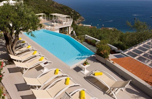 Marina del Cantone Villa | Villa Superba Summary