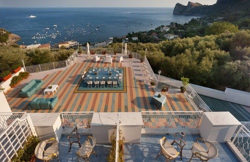 Marina del Cantone Villa | Villa Superba Summary