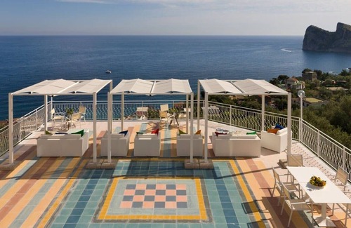 Marina del Cantone Villa | Villa Superba Summary