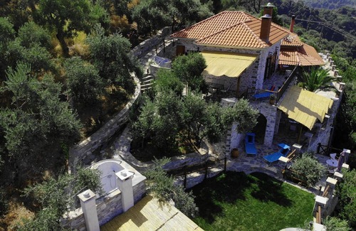 Papa Nero House | Villa surrounded by greenery