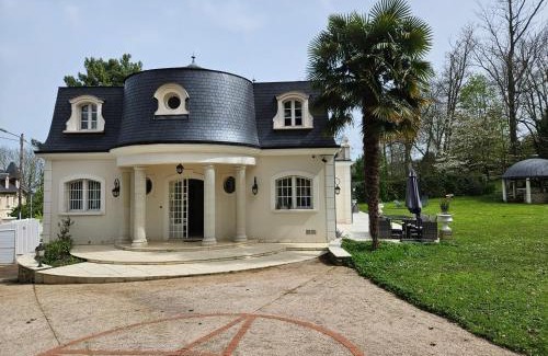 Noisy-le-Grand Villa | Villa Sweet Birds