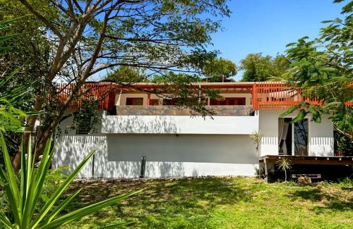 Grand-Bourg Villa | Villa Tanamera