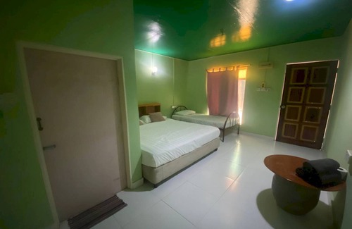 Lubok Buaya Hotel | Villa Thai