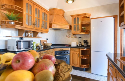 Mancha Blanca Villa | Villa Titán Close to National Park with Pool, Terrace, Mountain Views & Wi-Fi