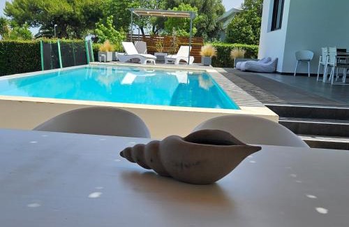 Kaminia Villa | Villa Titi