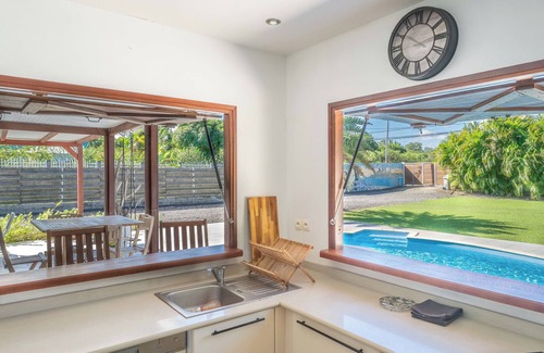 Le Moule Villa | Villa Tyno, with its private pool and surfer's paradise just a few minutes away.