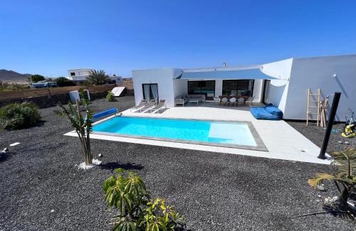 Lajares Villa | Villa Valentina, Piscine chauffée et Sérénité