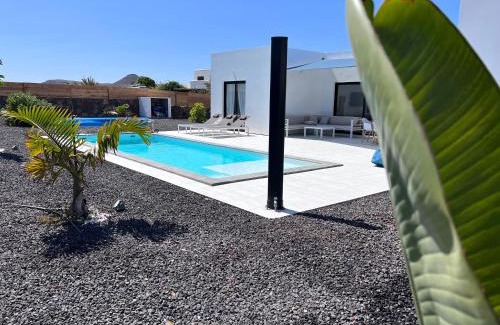 Lajares Villa | Villa Valentina, Piscine chauffée et Sérénité