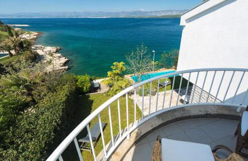 Vantacici Villa | Villa Valica