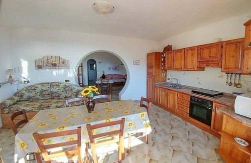 Fiaiano House | Villa Venturina B: A bright and sunny independent house which faces the sun and the sea, with Free WI-FI.