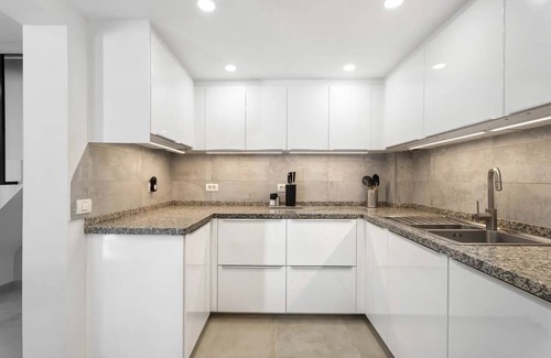 San Miguel de Abona Villa | Villa Verano has 4 Bedrooms with 3 Bathrooms Heated Pool and Air Conditioning