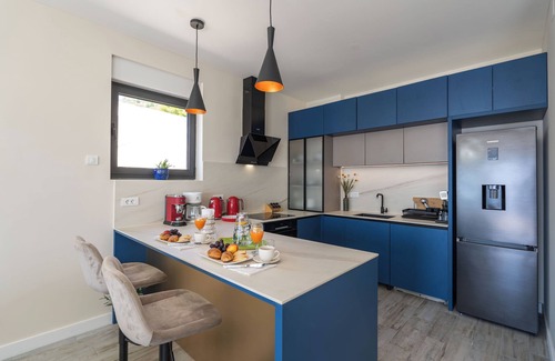 Orasac House | Villa Verdeluxe charming 4-bdrm house with gym and pool in serene Orašac
