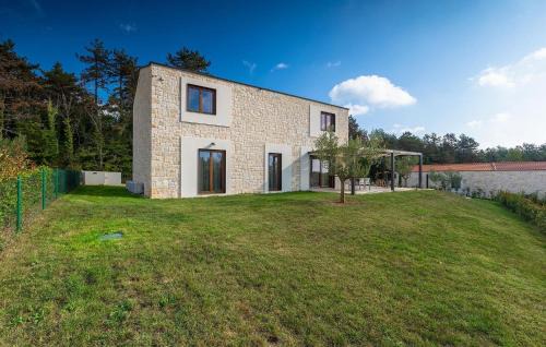 Tinjan House | Villa-Veritas