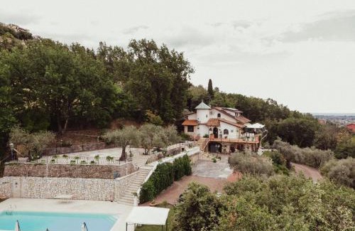 Castelnuovo Magra Villa | Villa Vernazza