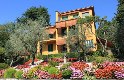 Gardone Riviera Villa | Villa Vibe Luce, beautiful period villa with private pool and lake view