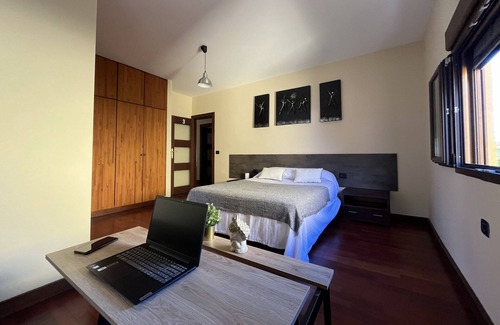 Los Llanos Villa | Villa 'Vinzo' with Private Pool, Private Terrace and Wi-Fi