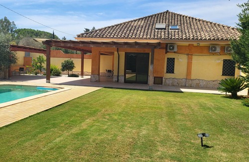 Quartu Sant'Elena Villa | Villa Vivi. Swimming pool, whirlpool,