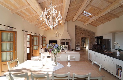 Licciana Nardi Villa | VILLA VIVIANA 10P Luxury by VILLASRETREATS, w/Pool, A/C, Wifi, BBQ near 5 Terre