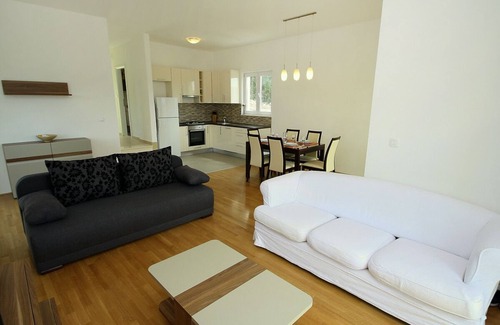 Necujam Villa | Villa Walto - Six Bedroom Villa, Sleeps 12