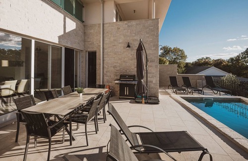 Marsici House | Villa with a beautiful view of the sea and with a heated pool.
