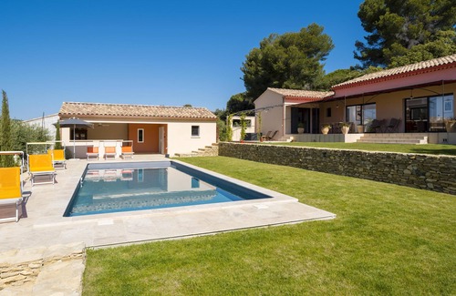 Beaumes-de-Venise Villa | Villa with air conditioning and heated pool