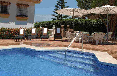 Pinos de Alhaurin Villa | Villa with 11 bedrooms, Private Pool, near Restaurants & Golf.
