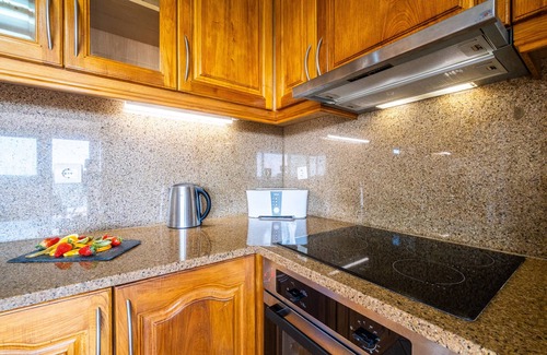 Loule Villa | Villa with Infinity Pool & Views in Alte