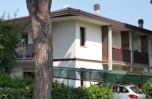 Bibione Lido dei Pini Villa | Villa with large fenced garden