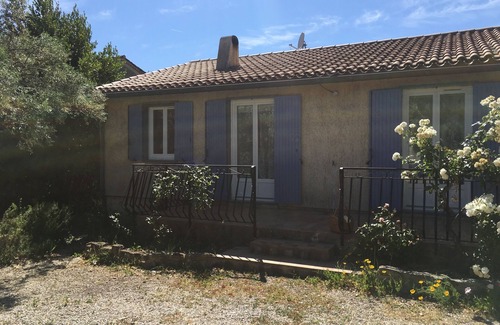 Caromb Villa | Villa with large garden and swimming pool in Provence near Mont Ventoux