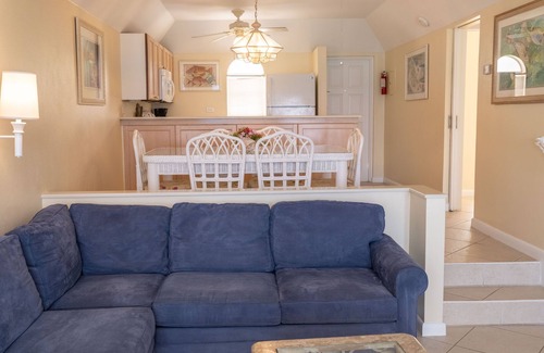 Paradise Island Villa | Villa With Ocean Views, Full Kitchen, Free Wifi & Parking! by RedAwning