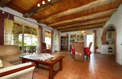 Brnobici Villa | Villa with pool and air conditioning