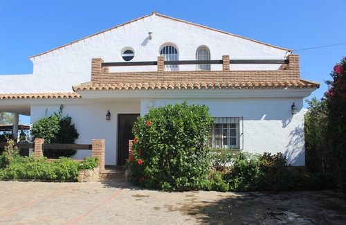 Campano Ski Chalet | Villa with pool and private garden near Roche