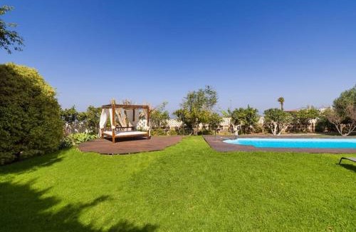 Arucas Villa | Villa with Pool and sea views in Banana Plantation by CanaryScape
