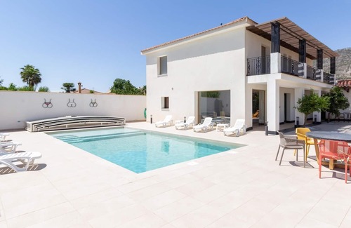 Padul Villa | Villa with pool, garden and 6 bathrooms