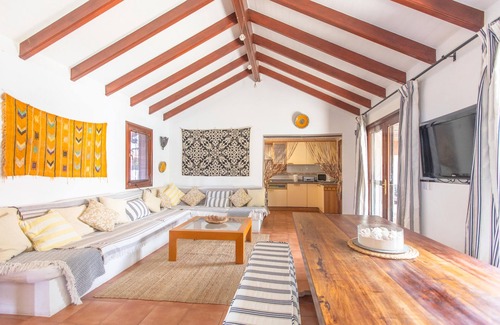 Corralejo Villa | Villa with Private Heated Pool, near the Beach, Sea View Terrace