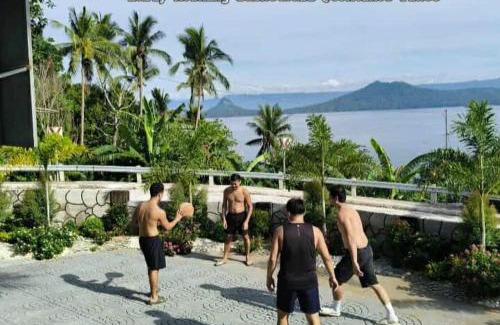 Mataas Na Kahoy Villa | Villa with Private Pool Overlooking Taal Lake