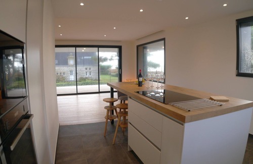 Concarneau House | Villa with sea view and direct beach location