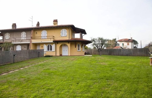 Piano di Mommio Villa | Villa with swimming pool/garden in Piano di Mommio - Free Wi-FI