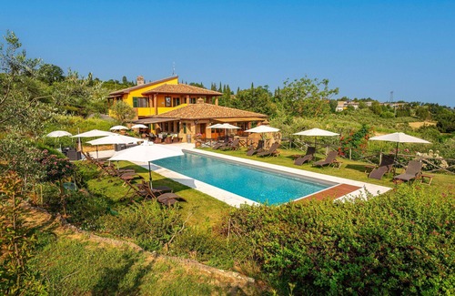 Montaione Villa | Villa with WIFI, pool, A/C, TV, patio, pets allowed, panoramic view, close to San Gimignano