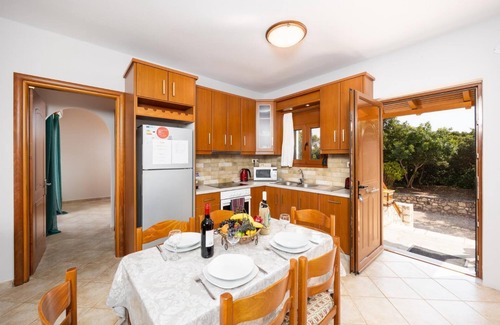 Mesovounia Villa | Villa Yeraki - Three Bedroom Villa, Sleeps 8