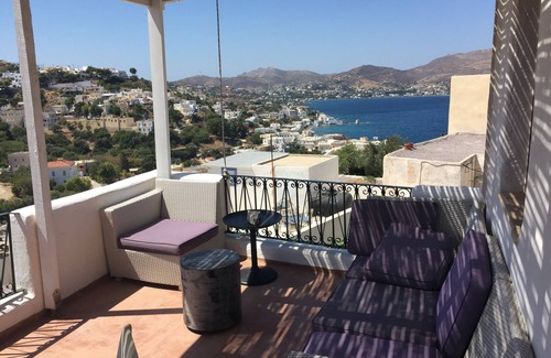 Panteli House | Villa Zoe, a charming island house with fantastic lounge terrace.