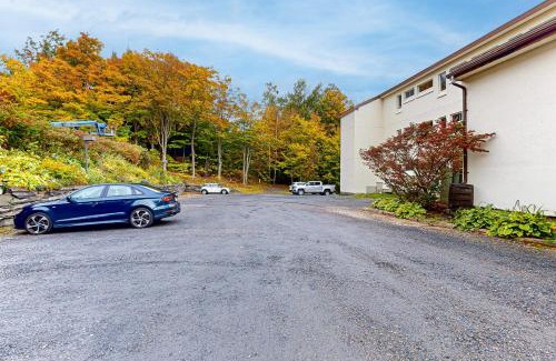 Warren Apartment | Village Gate 102