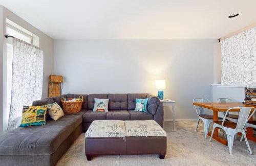 Warren Apartment | Village Gate 102