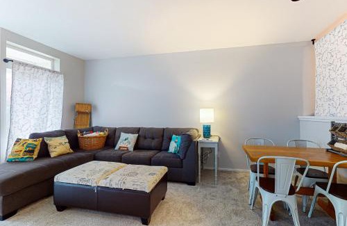 Warren Apartment | Village Gate 102