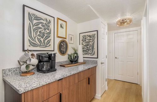 Melbourne Village Cottage | Village Hideaway · A Modern Coastal Retreat