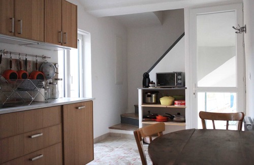 Cadenet Apartment | Village house - Luberon Natural Park