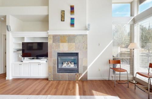 Redmond House | Village Loop Townhome