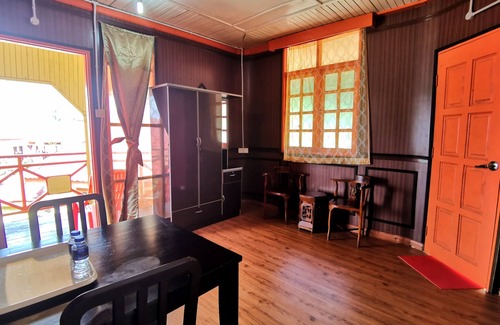 Kampung Pasir Hantu Ski Chalet | Villamas Perhentian Resort