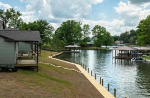 Jacksons' Gap House | Villas at Bay Ridge Unit 5